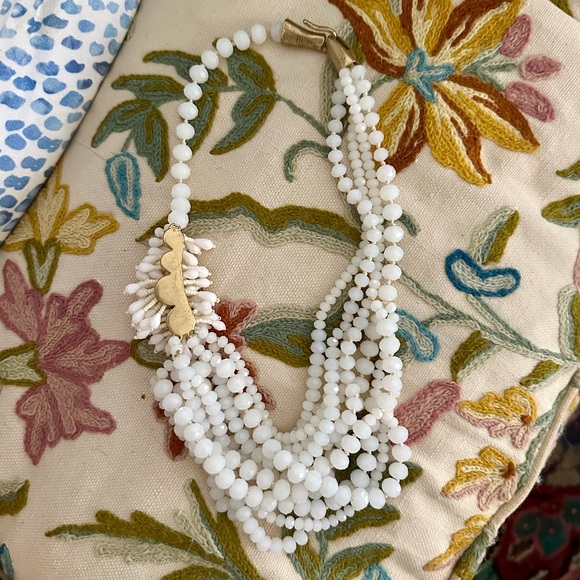 India Hicks Quiet Luxury Elegant White Beaded Statement Necklace - Picture 5 of 7